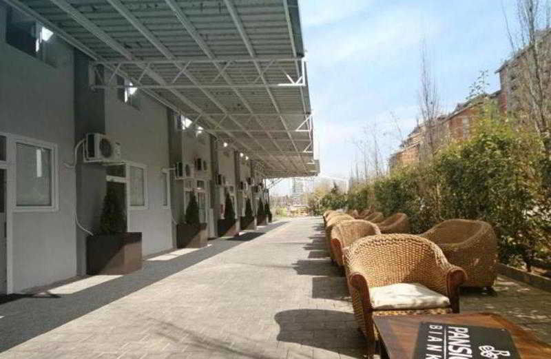 Pansion Bianko Hotel Скопие Екстериор снимка